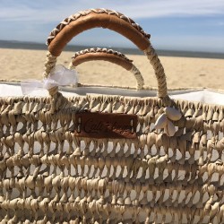 Small basket in dwarf palm & shell